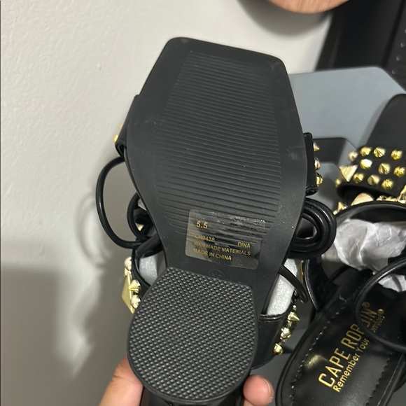 Cape Robbin Black and Gold Heels with Statement Chains - Picture 4 of 5